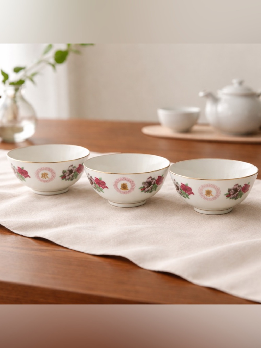 Set of 3 Vintage Chinese porcelain rice bowls Floral pattern Marked